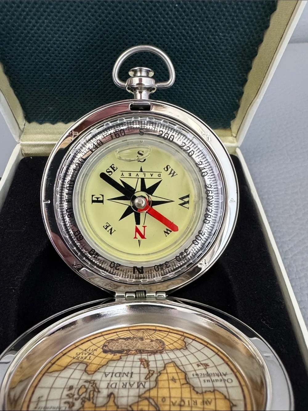 DALVEY SCOTLAND EXPLORER SILVER POCKET COMPASS POLISHED CHROME NIB